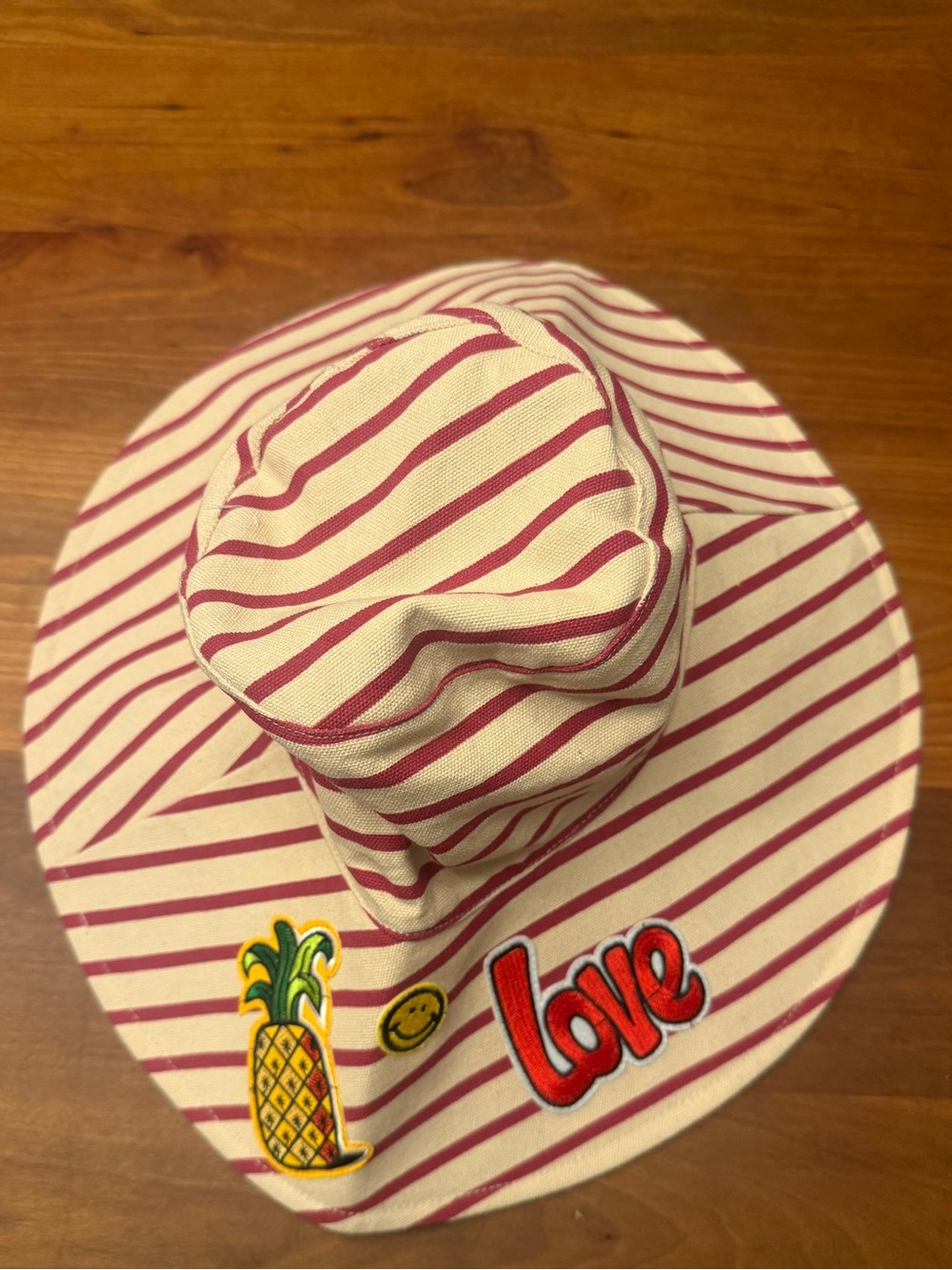 Hat Attack Cream and Red Stripe Sun hat with Pineapple & Love appliqués NWOT